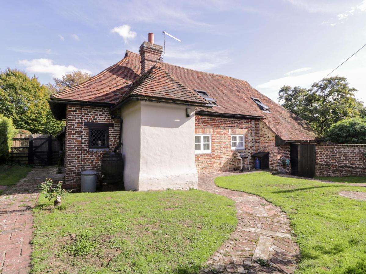 Brew Cottage Chislet Buitenkant foto
